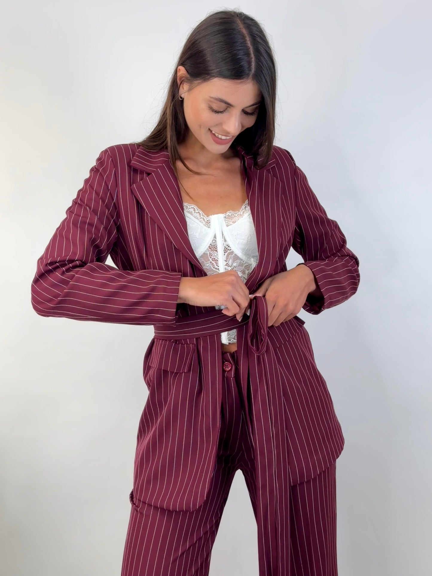 Tailleur gessato bordeaux