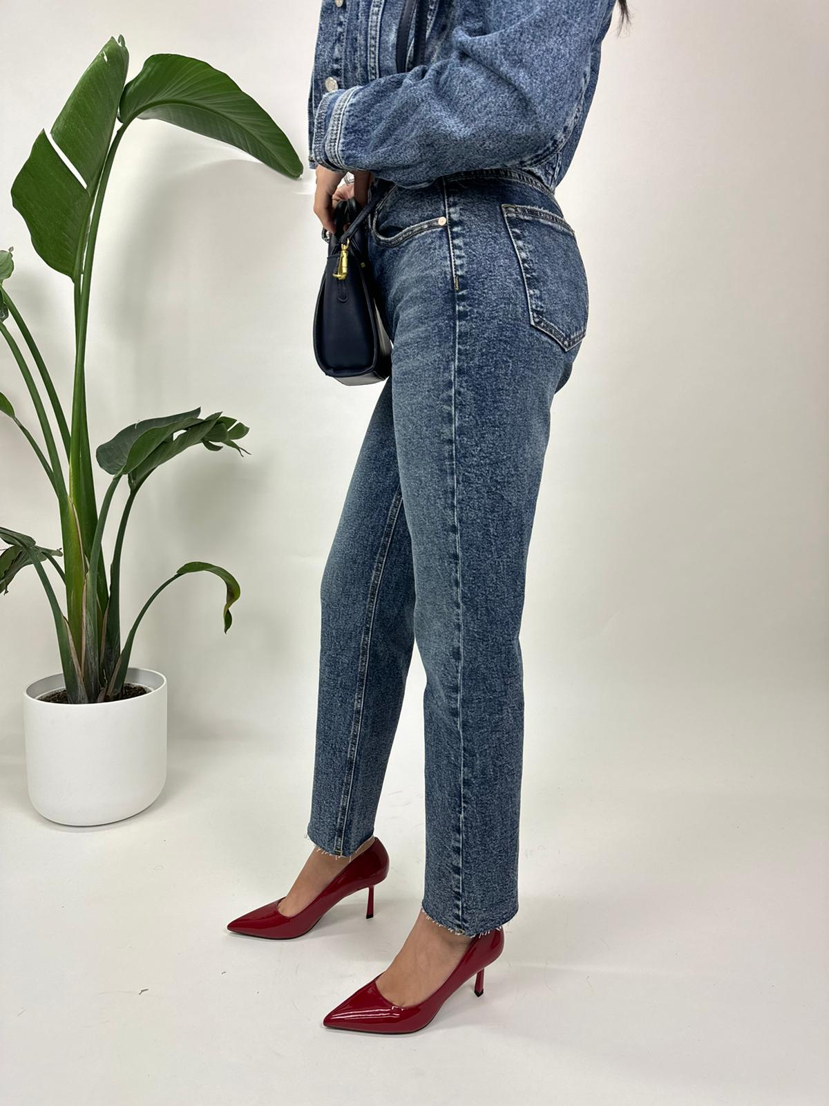 JEANS TAGLIO VIVO