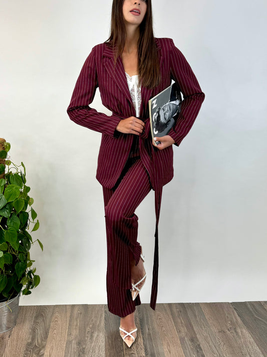 Tailleur gessato bordeaux