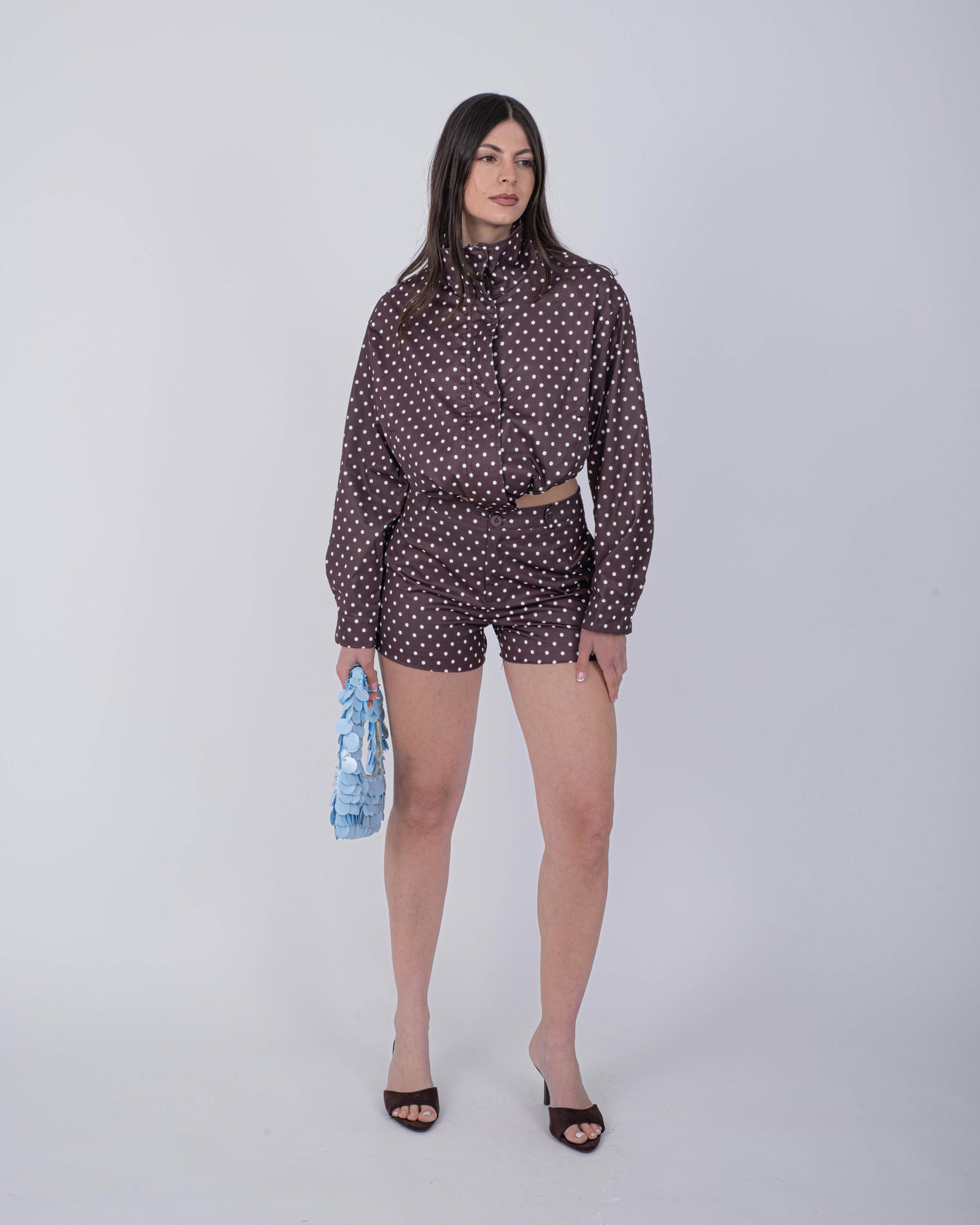 COMPLETO MARRONE A POIS